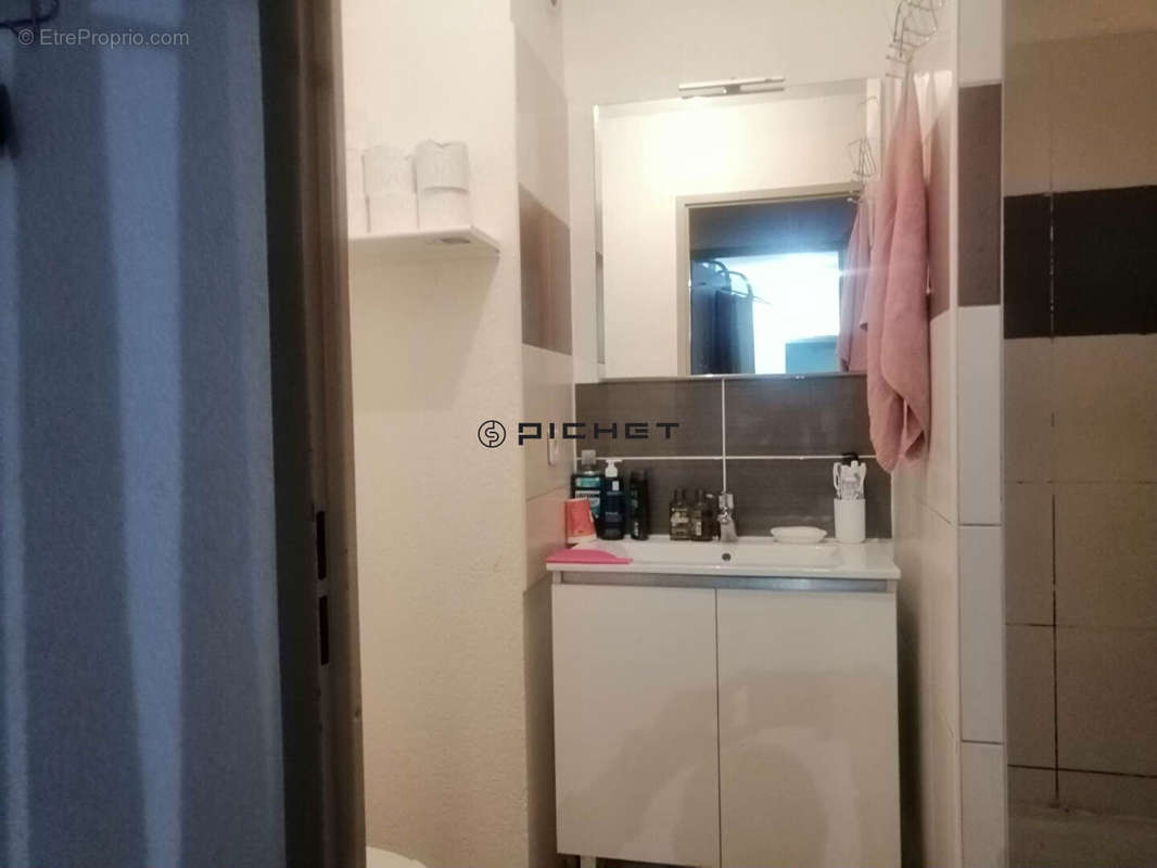 Appartement à MARSEILLE-3E