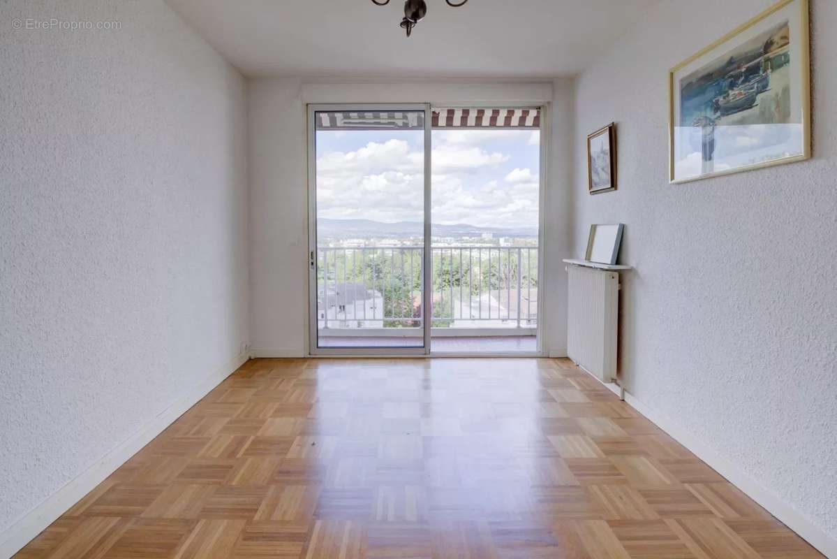 Appartement à SAINTE-FOY-LES-LYON