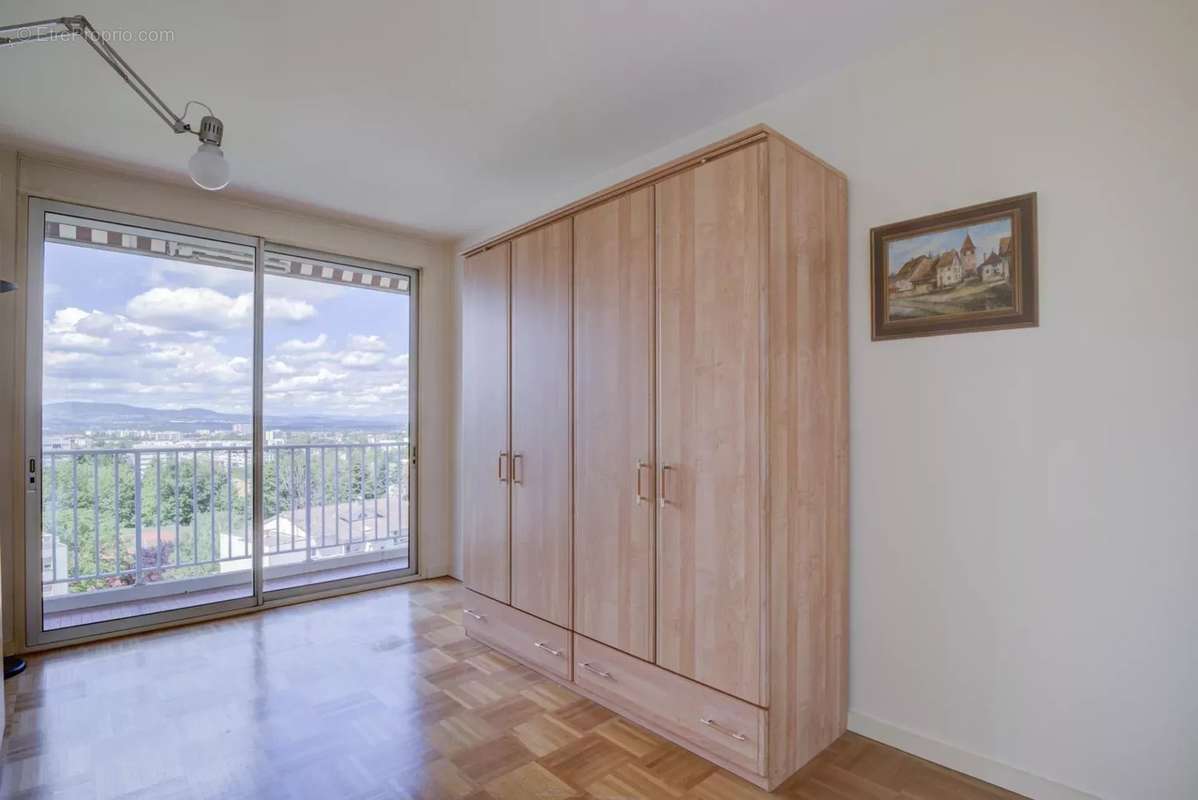 Appartement à SAINTE-FOY-LES-LYON