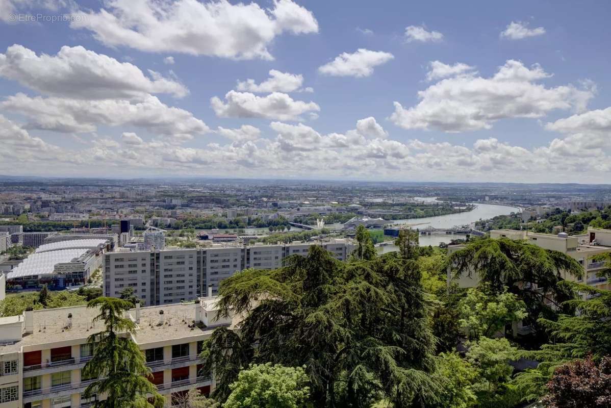 Appartement à SAINTE-FOY-LES-LYON