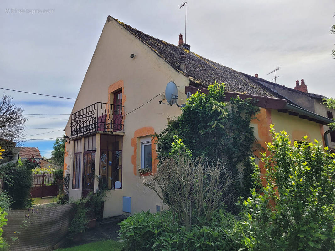 Maison à SAINT-POURCAIN-SUR-SIOULE