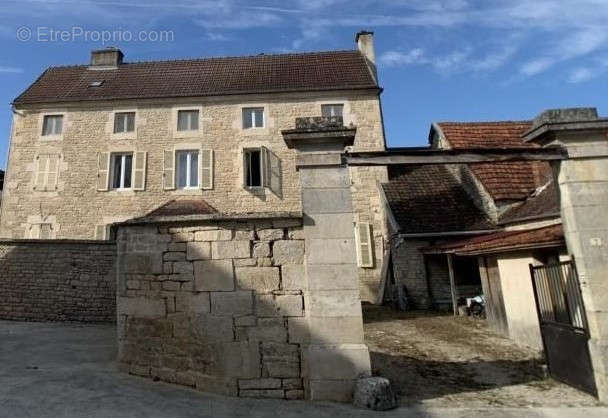 Maison à CHATILLON-SUR-SEINE