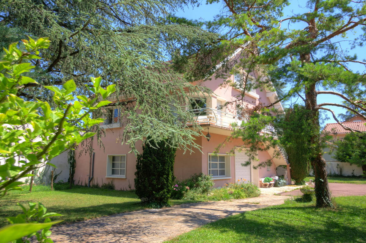 Maison à BOURGOIN-JALLIEU