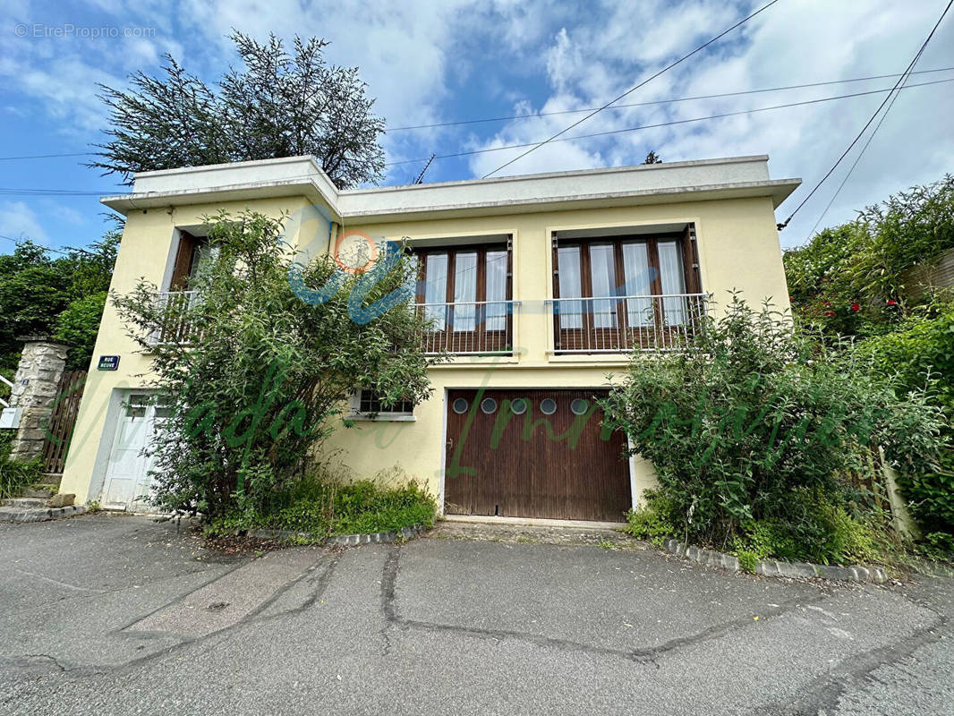 Maison à BENNECOURT