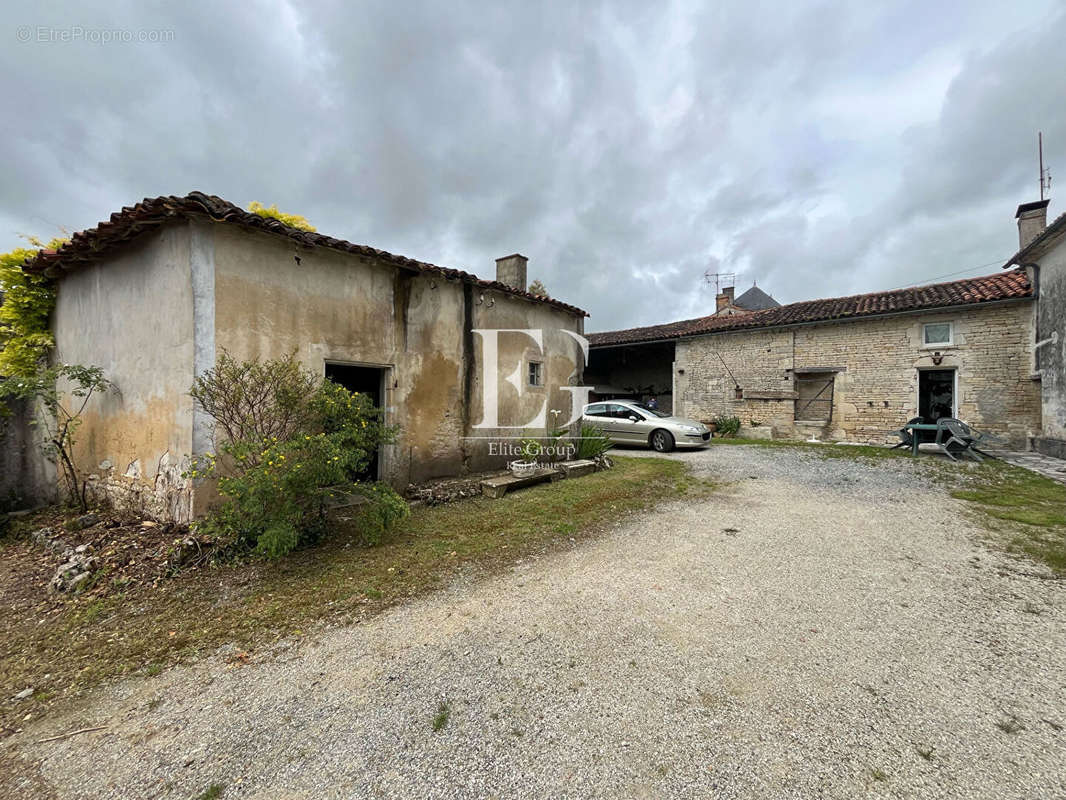 Maison à BRIE-SOUS-MATHA