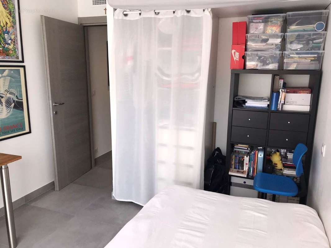 chambre 2 - Appartement à ROQUEBRUNE-CAP-MARTIN