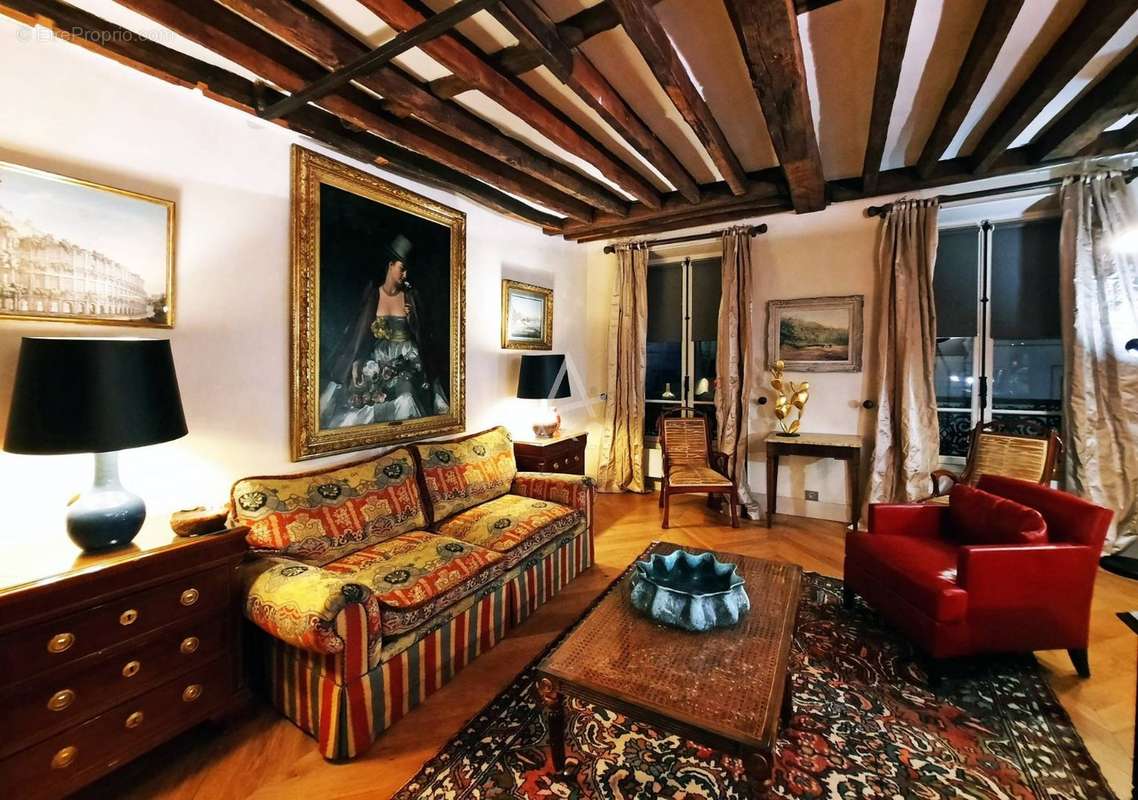 Appartement à PARIS-4E