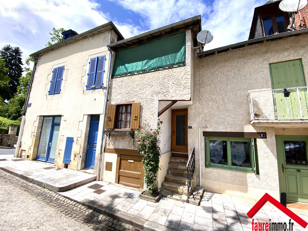 Maison à TERRASSON-LAVILLEDIEU