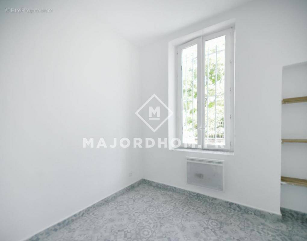 Appartement à MARSEILLE-4E