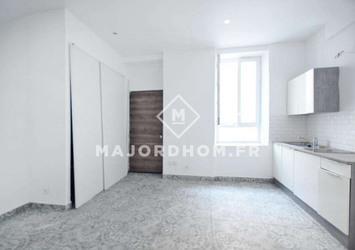 Appartement à MARSEILLE-4E