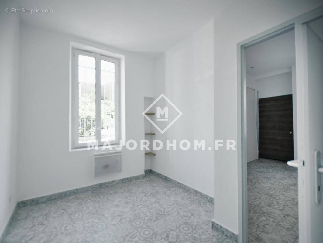 Appartement à MARSEILLE-4E