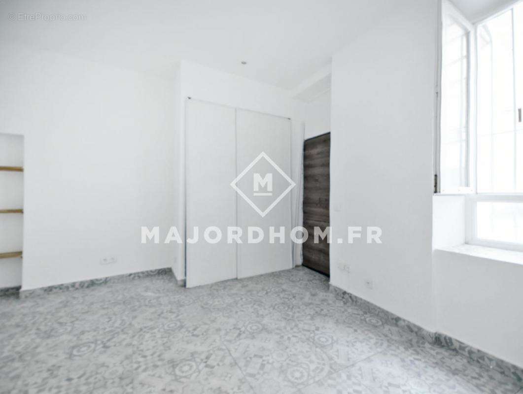 Appartement à MARSEILLE-4E