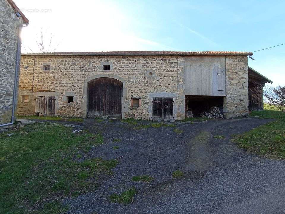 Maison à FERRIERES-SUR-SICHON