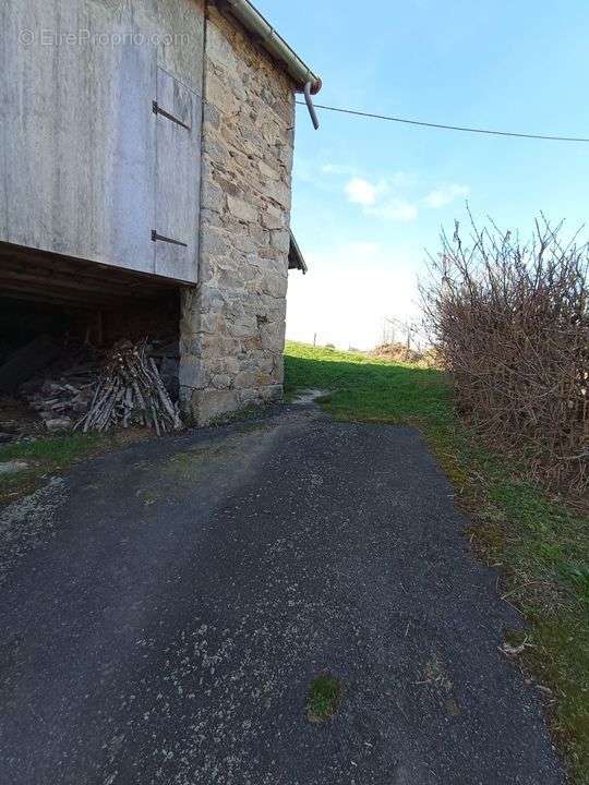 Maison à FERRIERES-SUR-SICHON