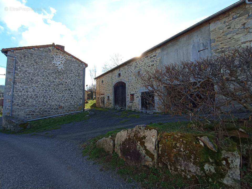 Maison à FERRIERES-SUR-SICHON