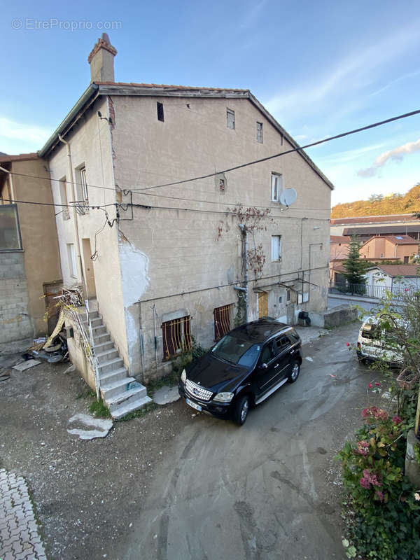 Appartement à SAINT-ETIENNE