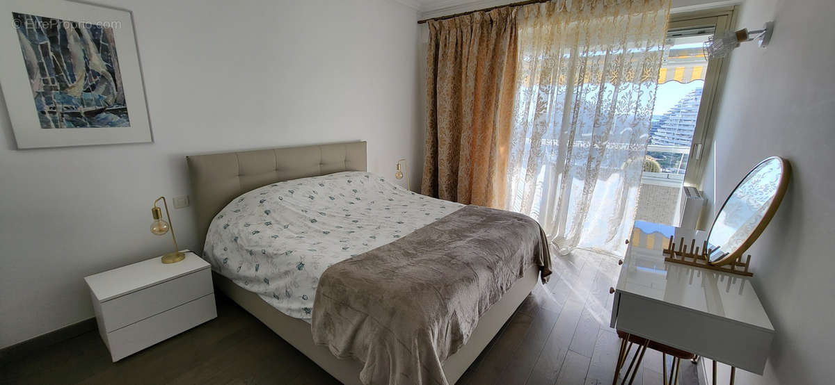 Appartement à VILLENEUVE-LOUBET