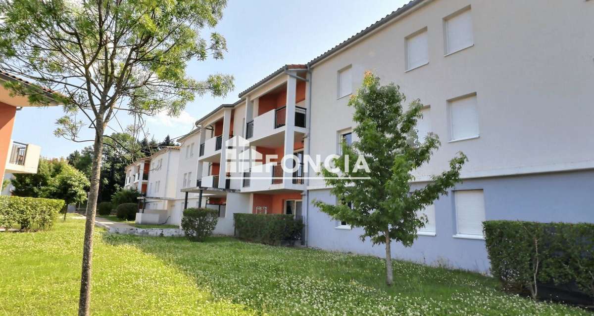 Appartement à SAINT-PRIEST-EN-JAREZ