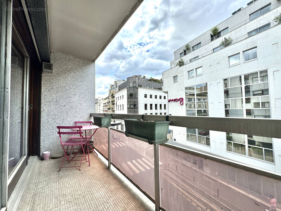 Appartement à PARIS-11E