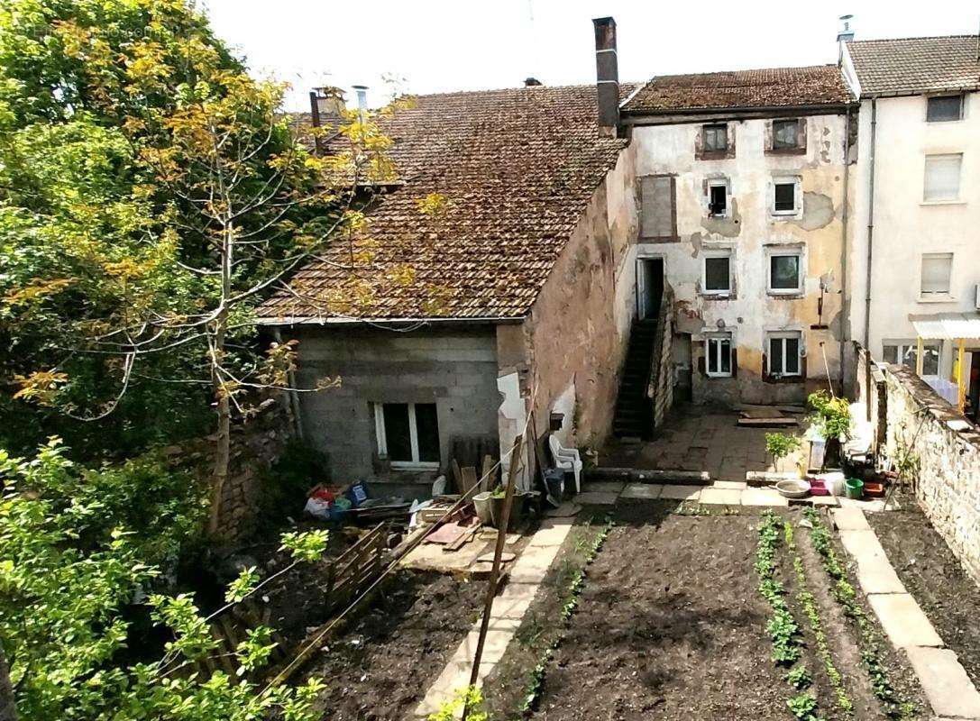 Maison à SAINT-LOUP-SUR-SEMOUSE