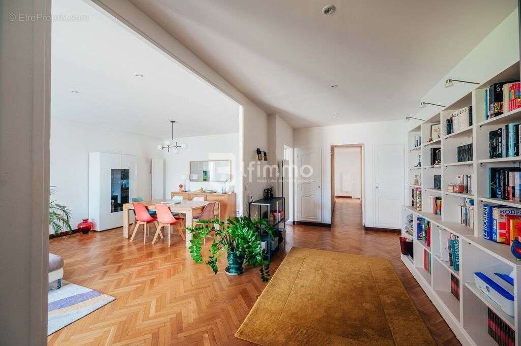 Appartement à MARSEILLE-8E