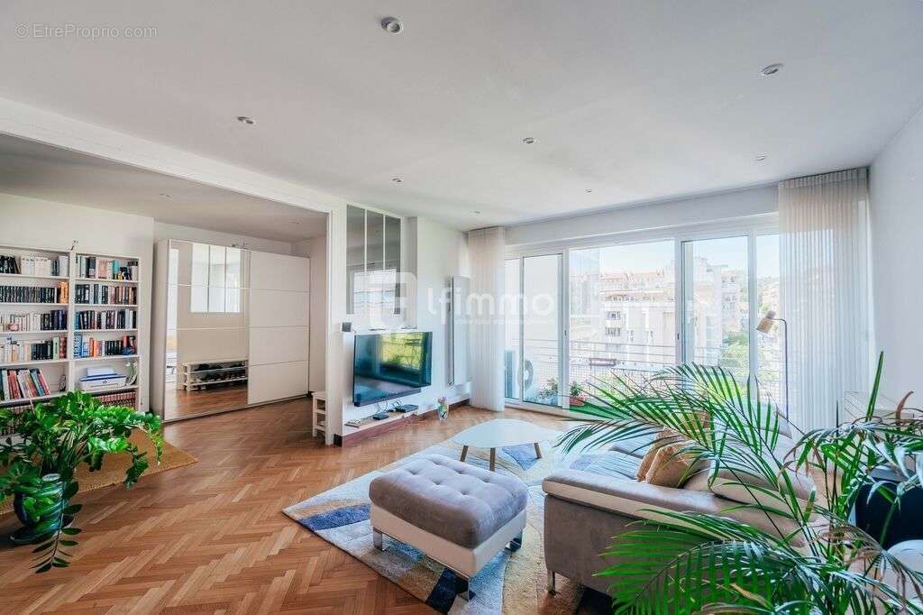 Appartement à MARSEILLE-8E