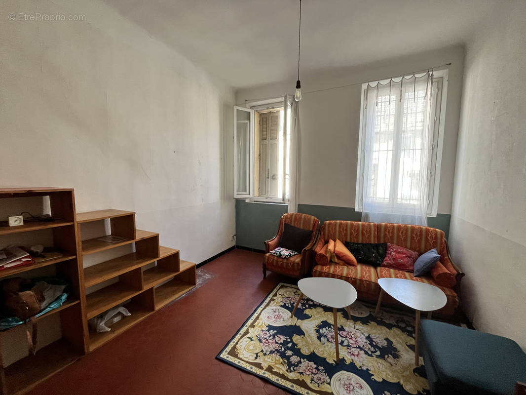 Appartement à MARSEILLE-4E