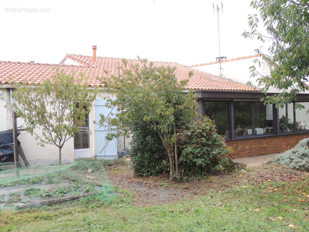 Maison à SAINT-MARTIN-DES-NOYERS