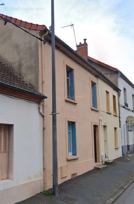 Maison à NERIS-LES-BAINS