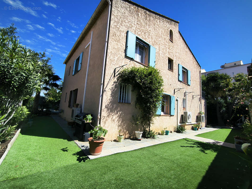 Maison à HYERES