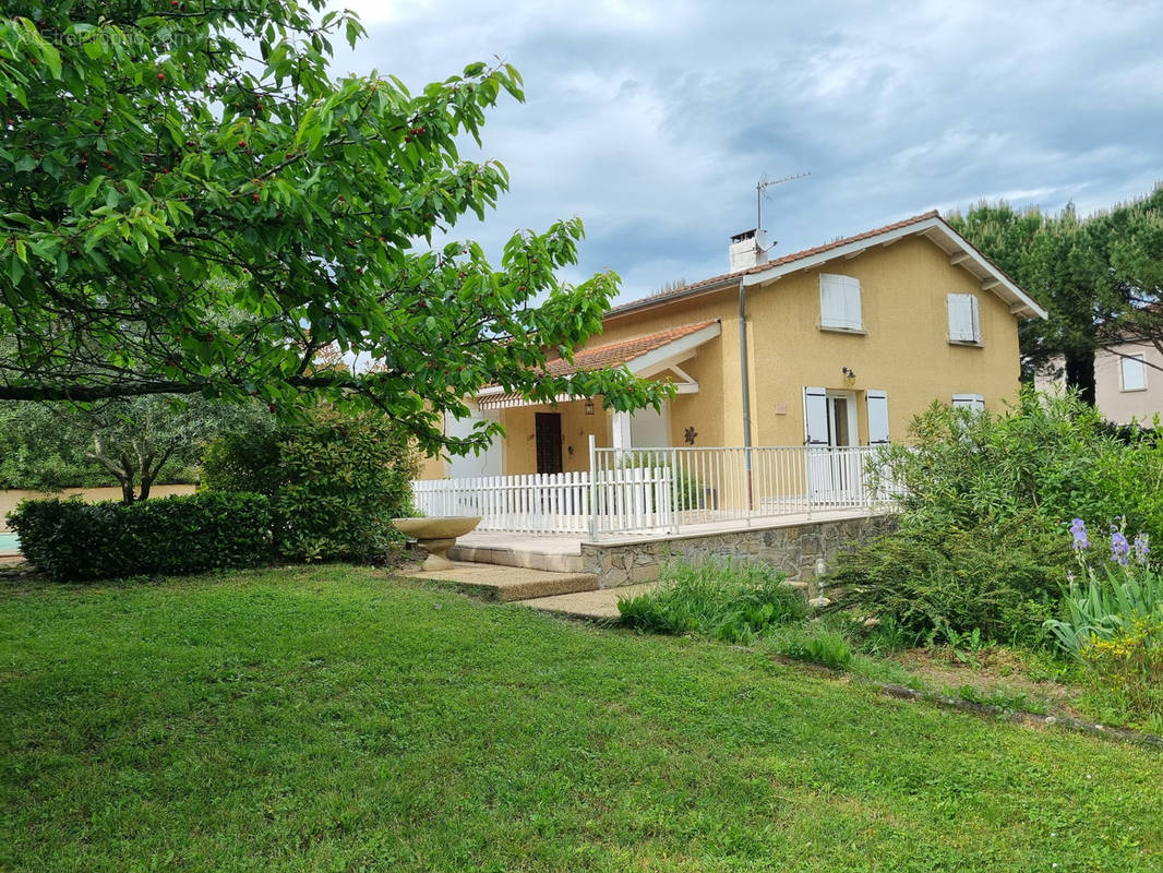 Maison à SAINT-UZE