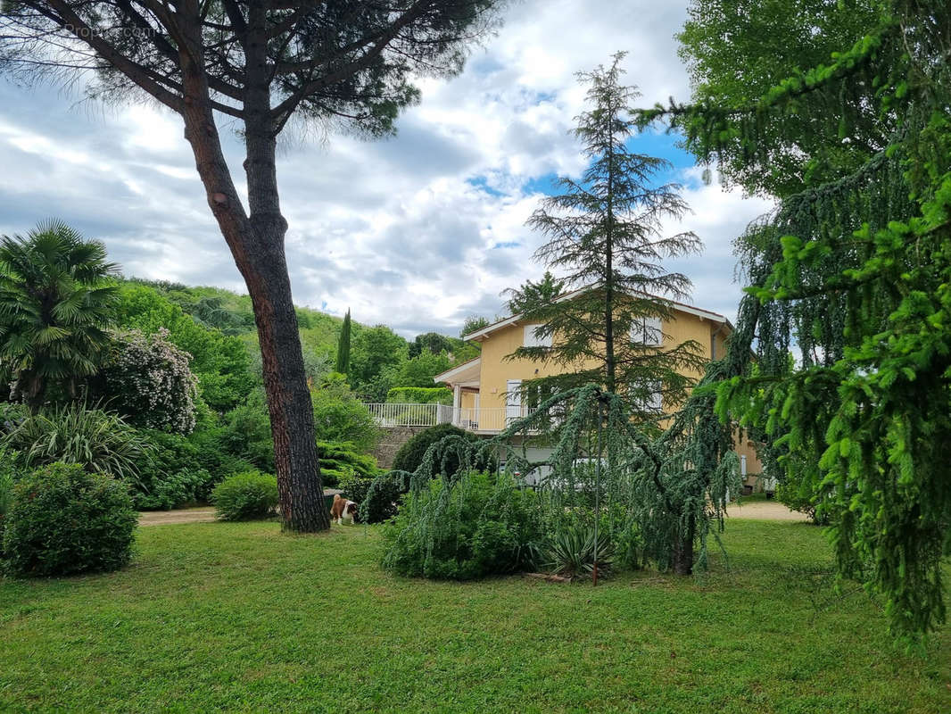 Maison à SAINT-UZE