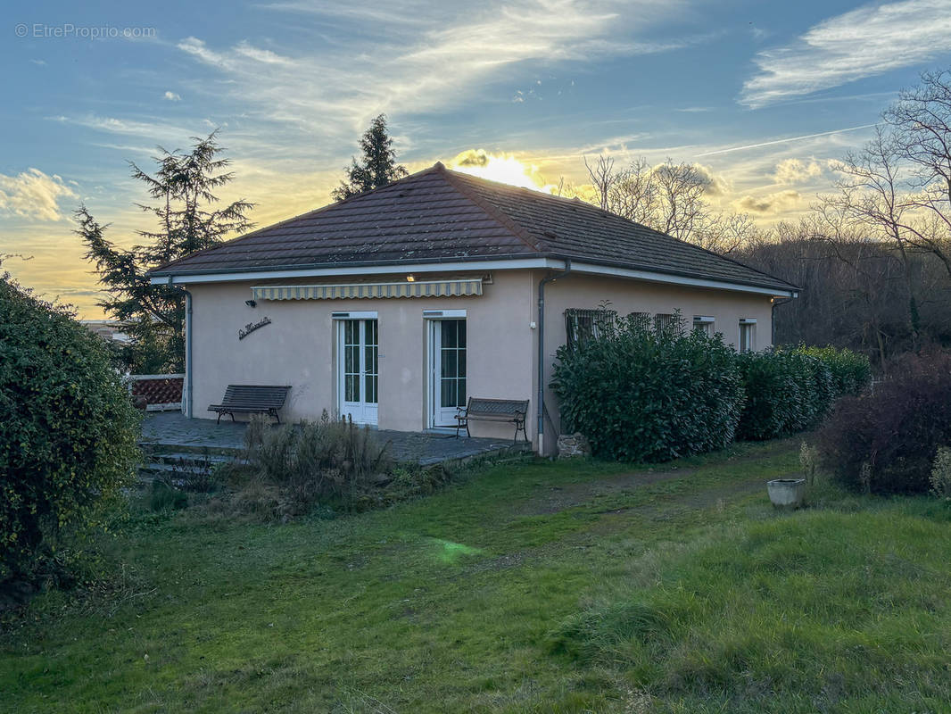 Maison à SAINT-GERMAIN-LEMBRON