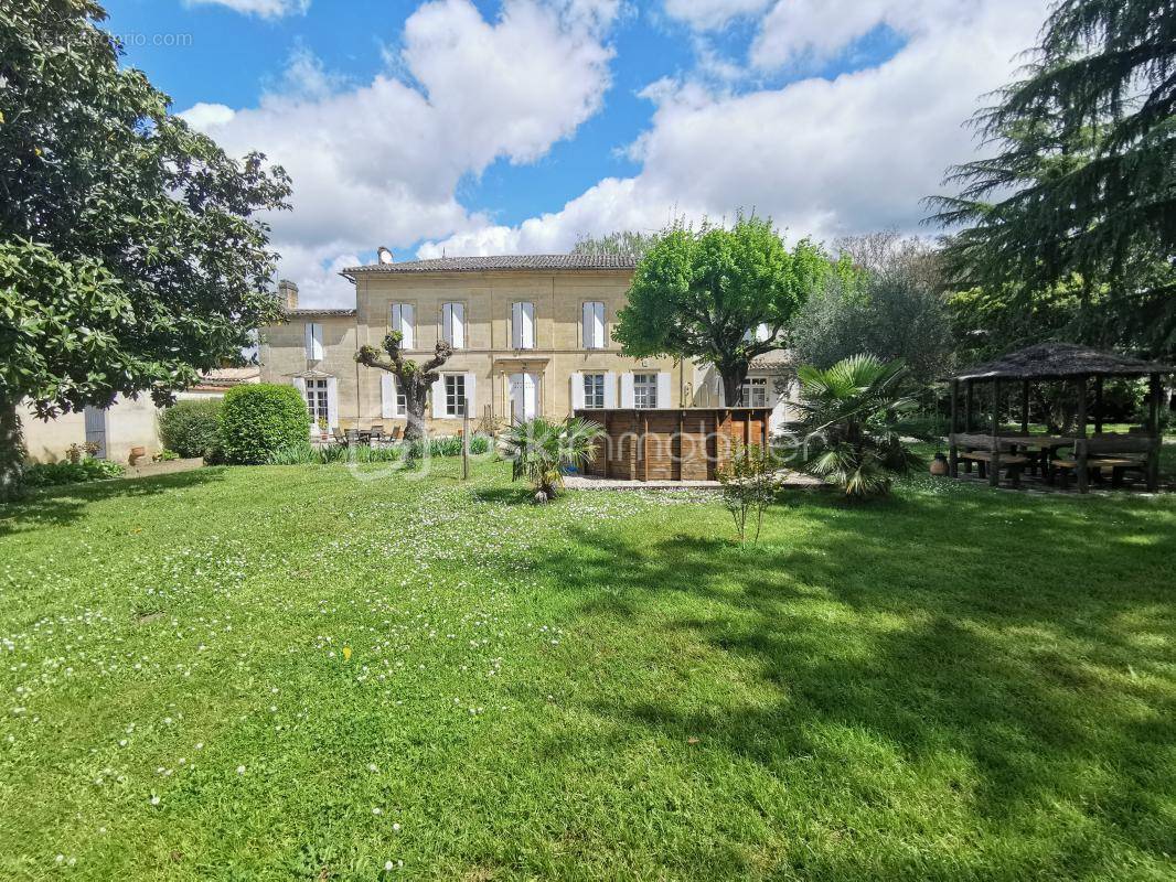 Maison à SAINT-MAGNE-DE-CASTILLON