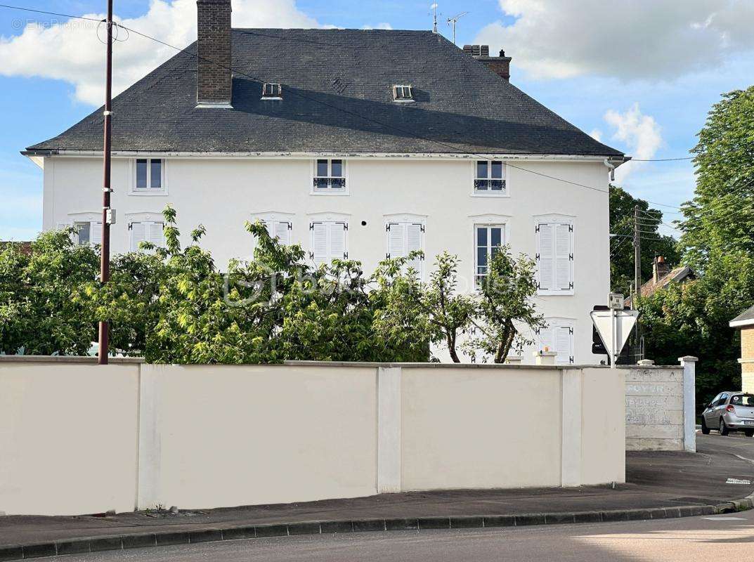 Appartement à SAINT-JULIEN-LES-VILLAS