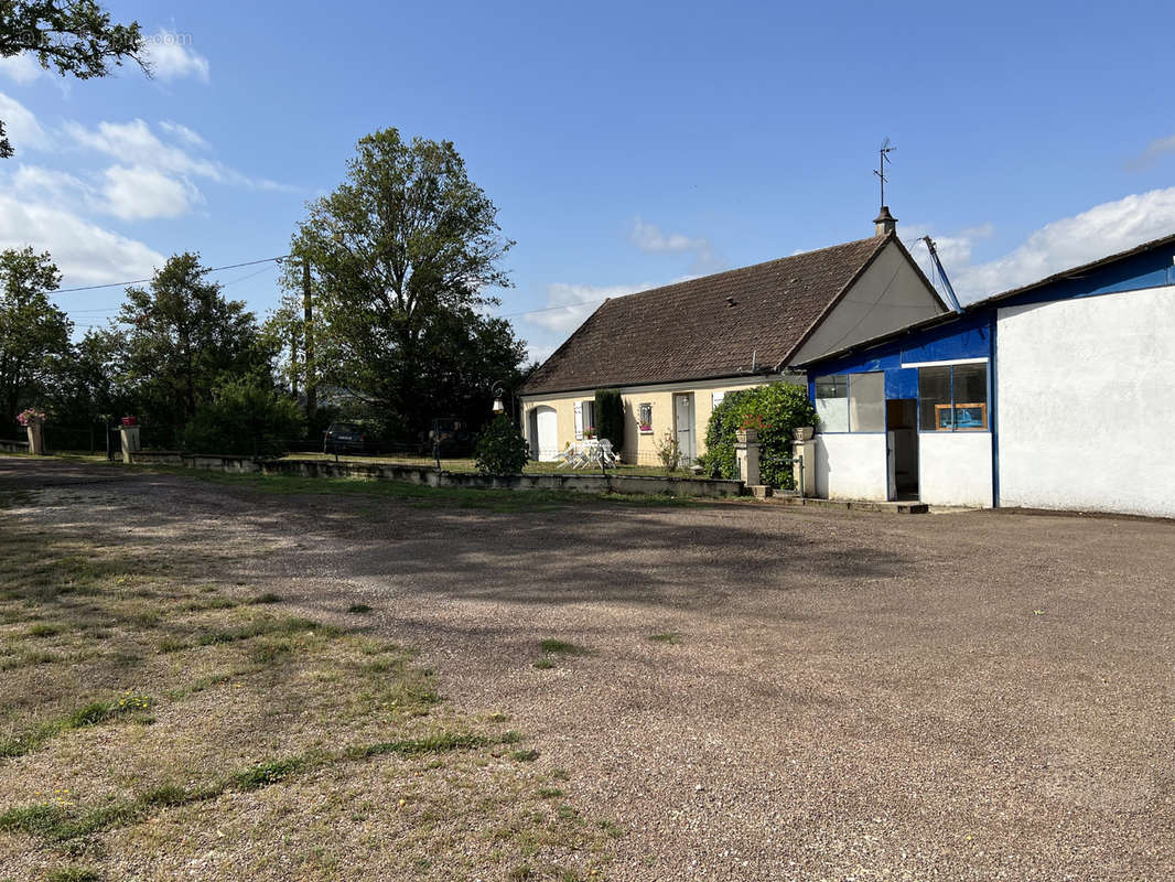 Maison à SAINT-PIERRE-DU-MONT