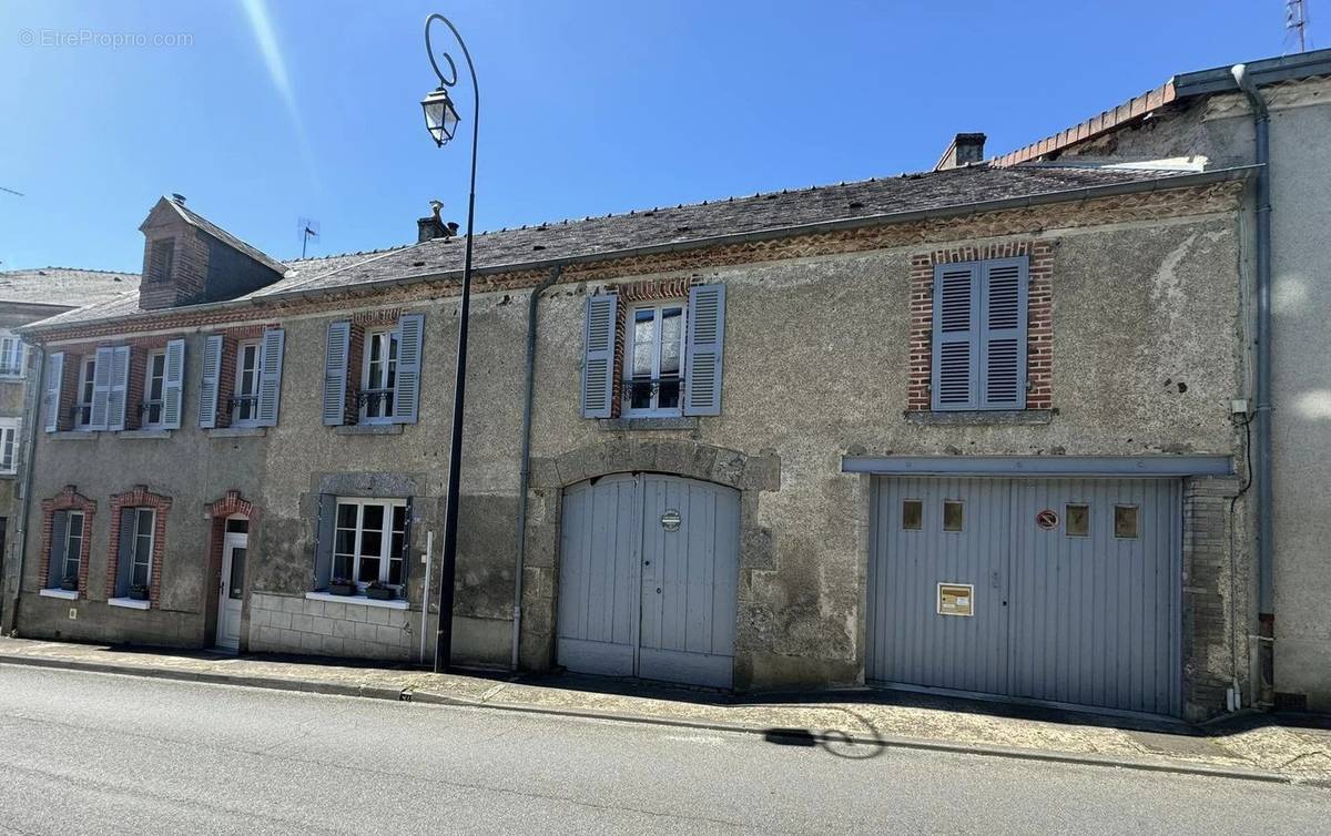 Maison à MAGNAC-LAVAL