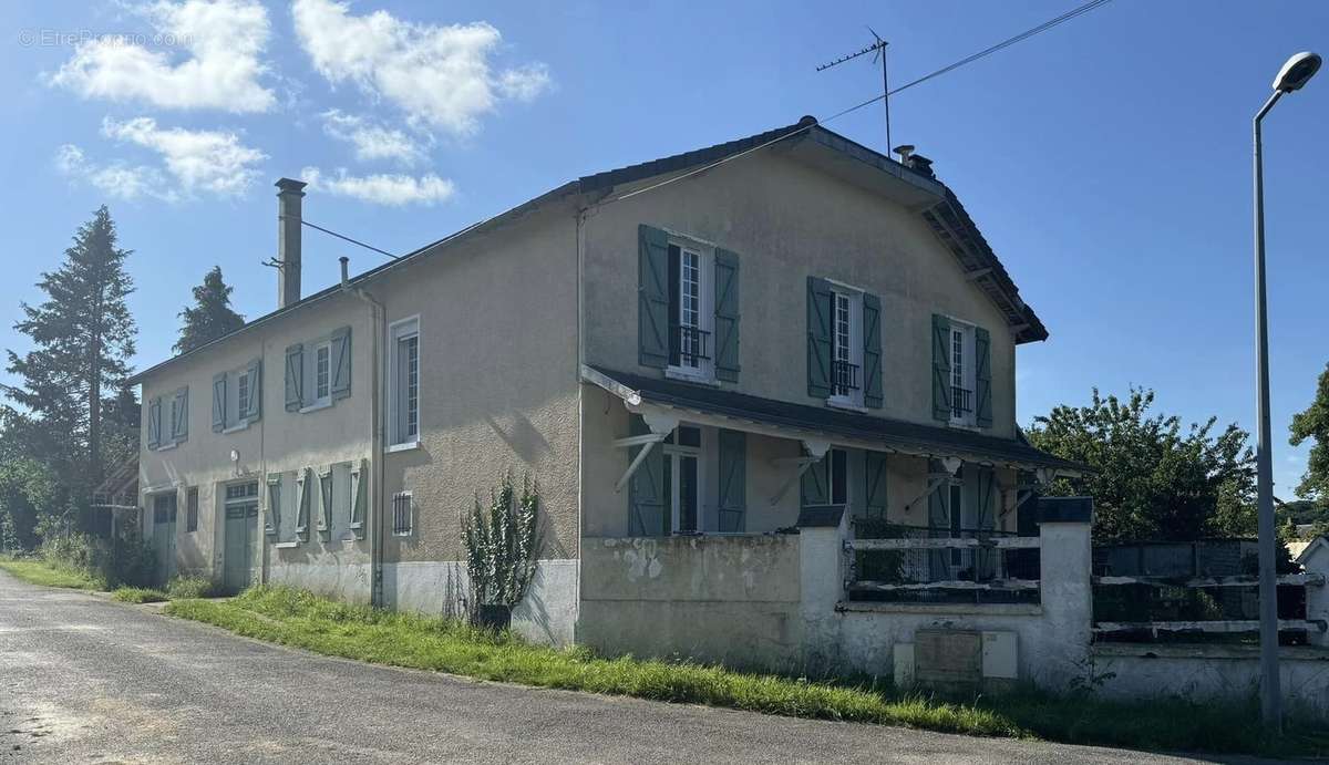 Maison à FROMENTAL