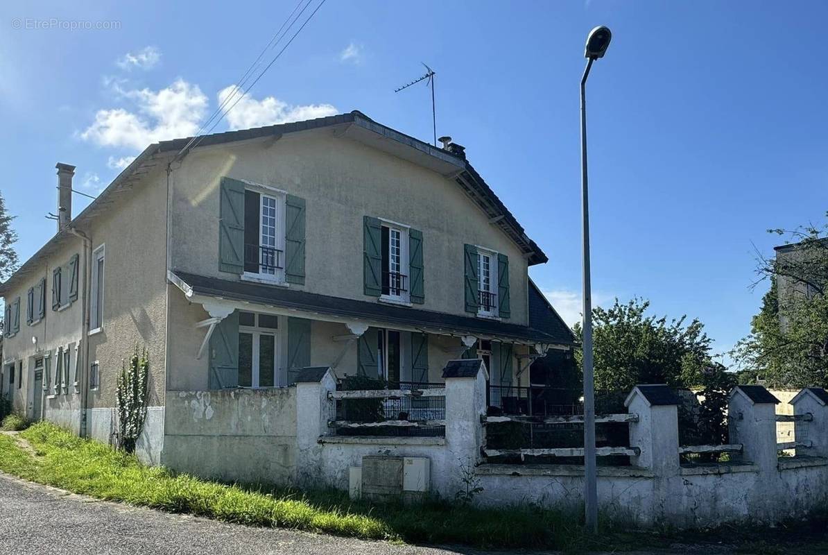 Maison à FROMENTAL