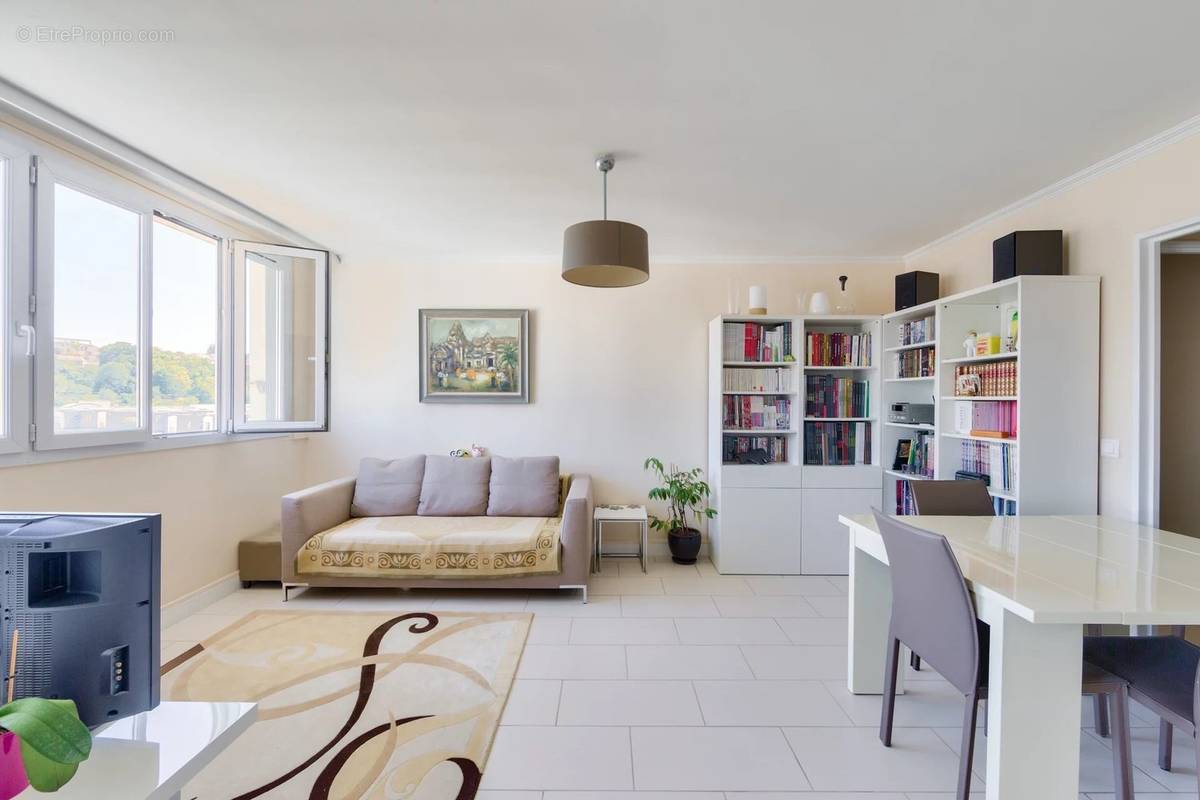 Appartement à ISSY-LES-MOULINEAUX