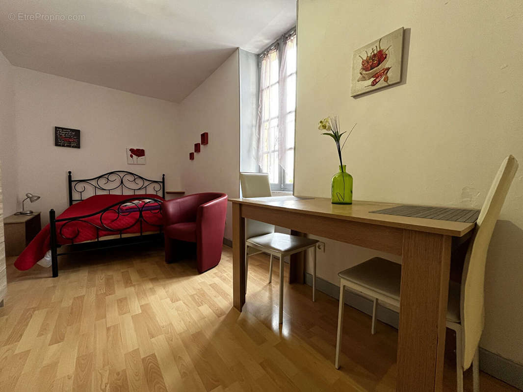 Appartement à NERIS-LES-BAINS