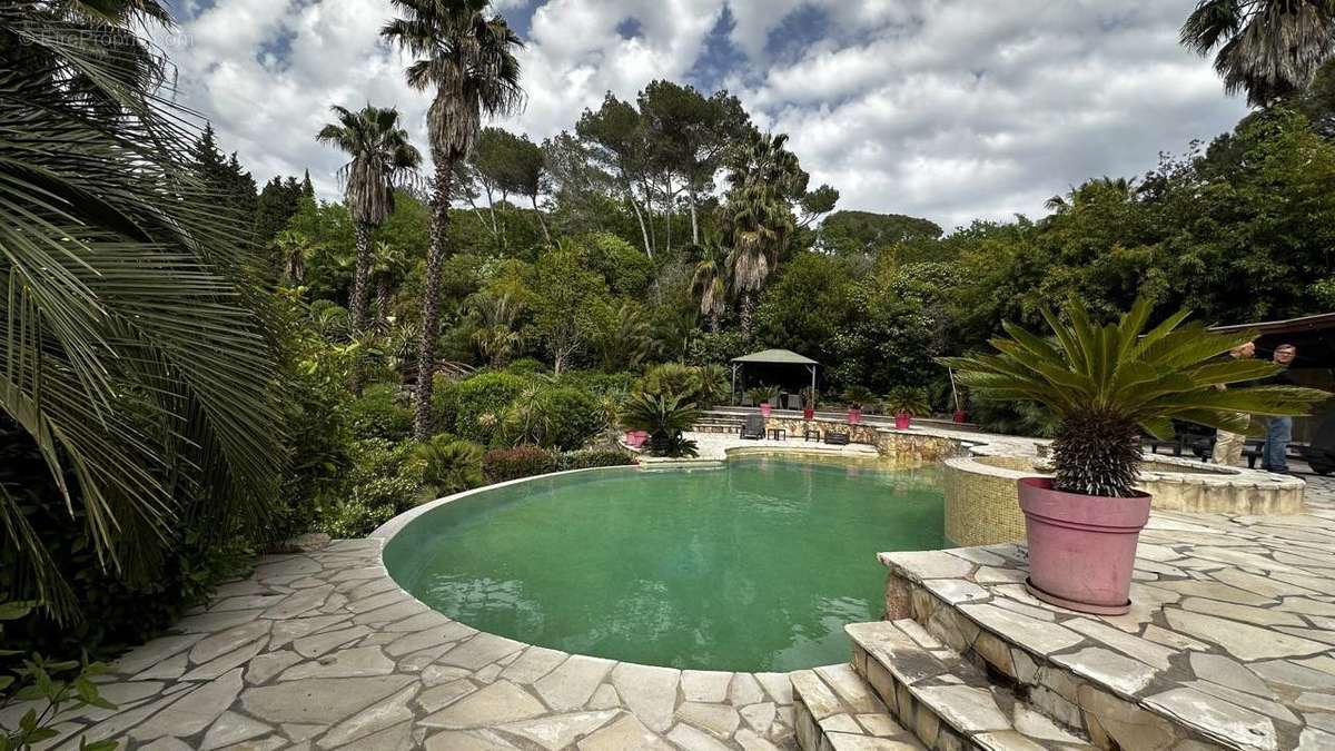 Maison à MOUGINS