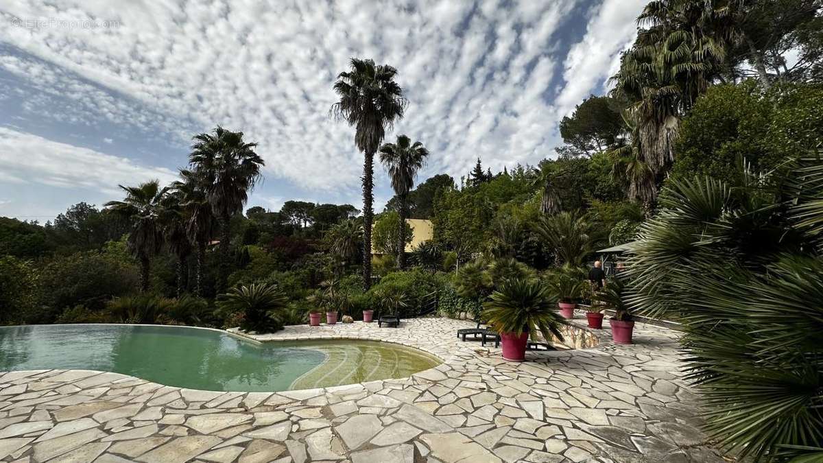 Maison à MOUGINS