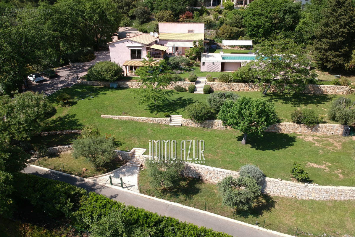 Maison à TOURRETTES-SUR-LOUP