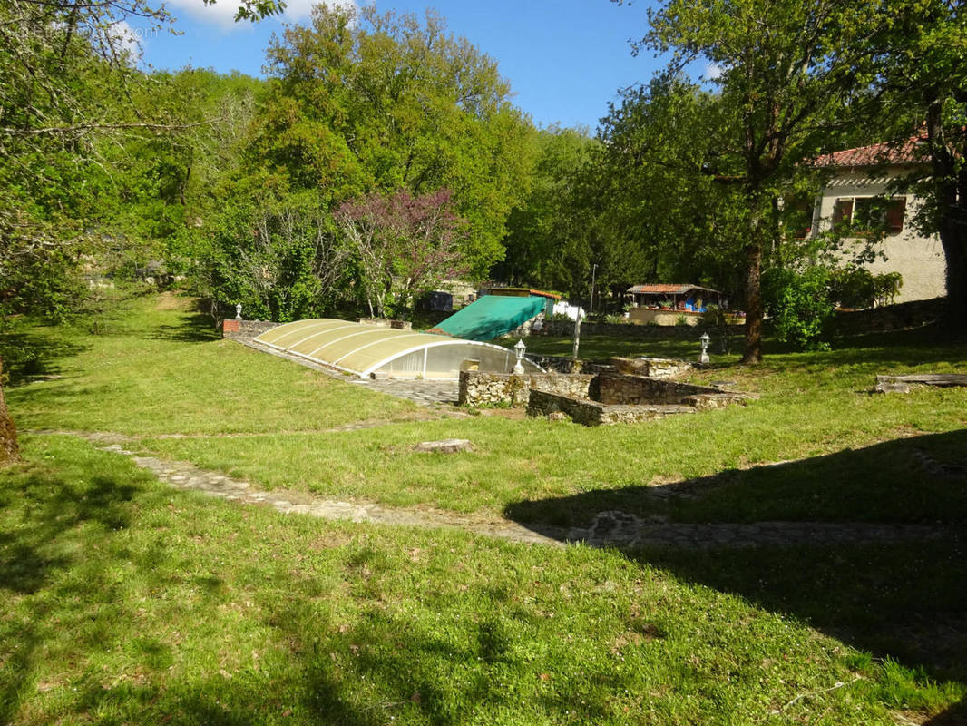 piscine - Maison à CAHORS