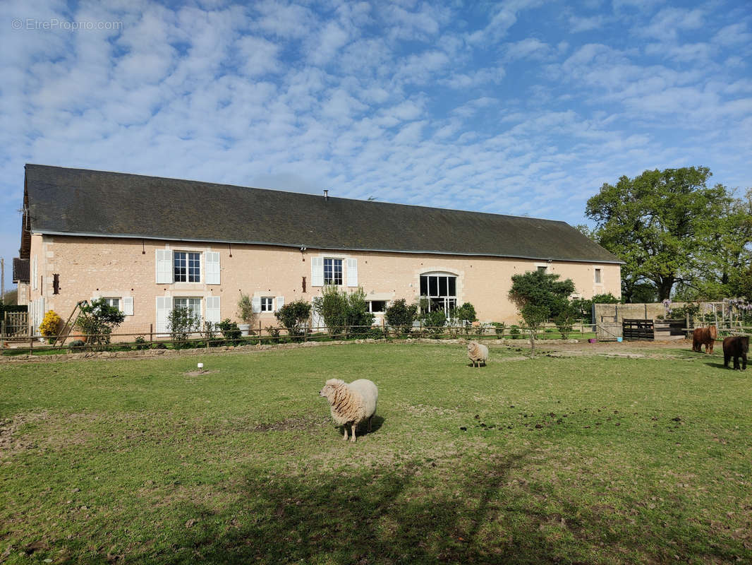 Maison à SAINTE-RADEGONDE