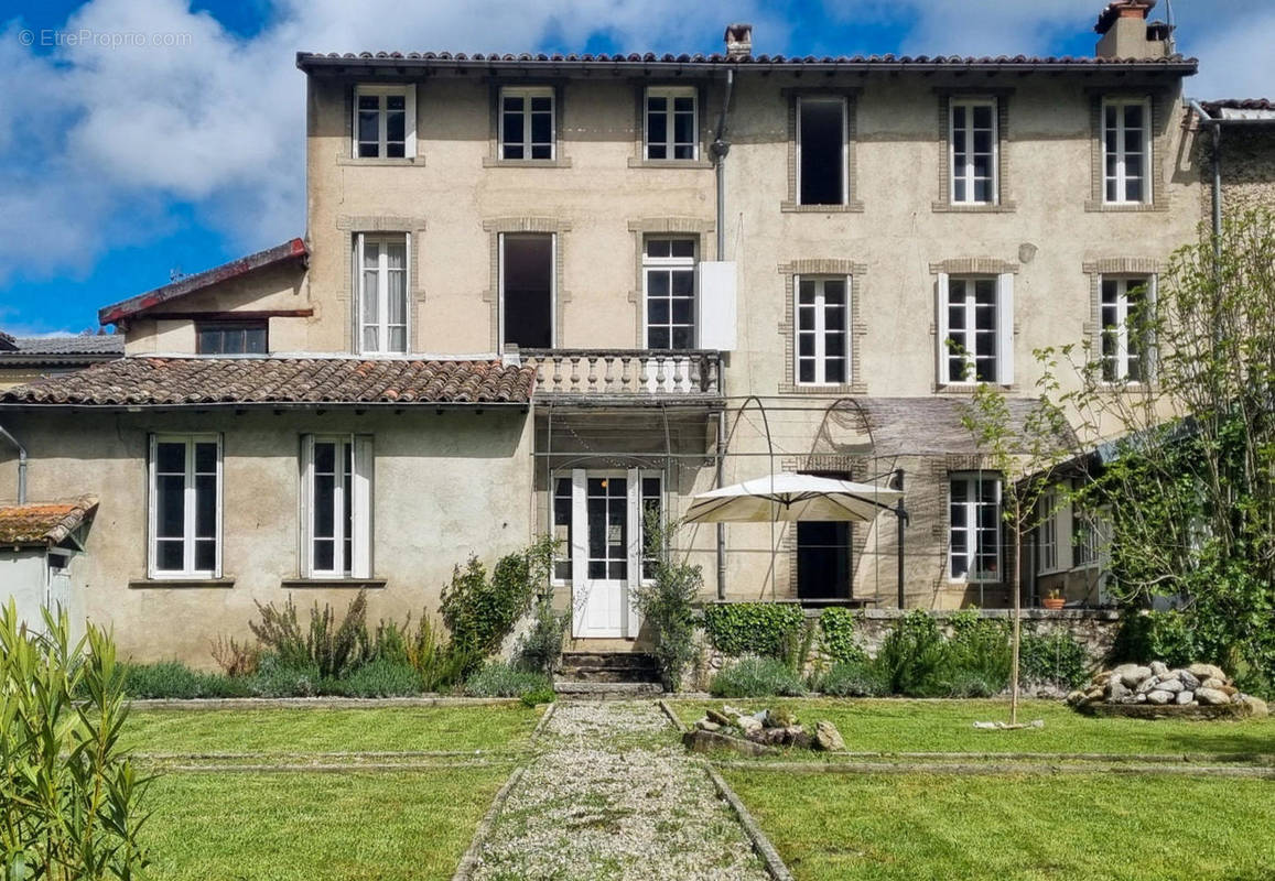 facade - Maison à FOUGAX-ET-BARRINEUF