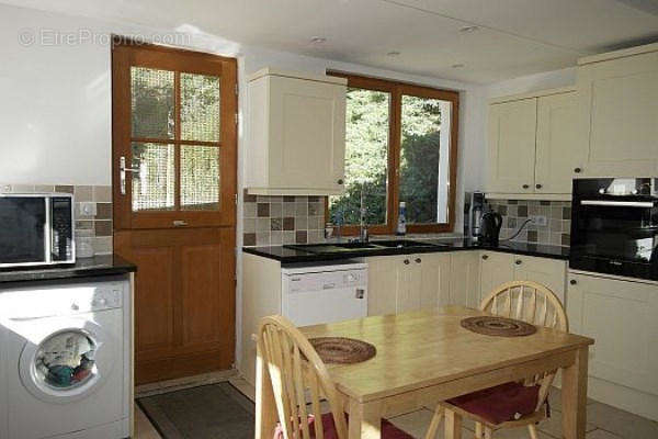 Kitchen view 2 - Maison à SAINT-MAURICE-DES-LIONS