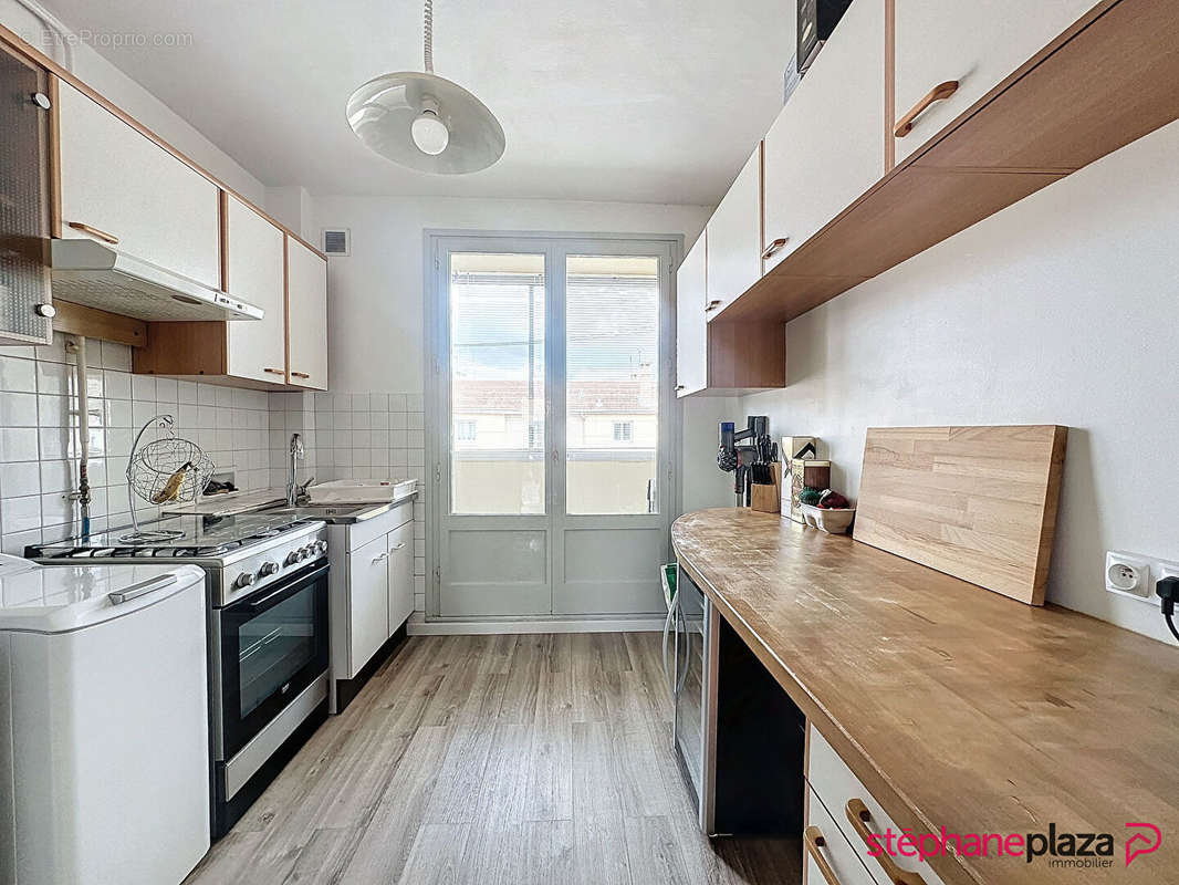 Appartement à LYON-8E