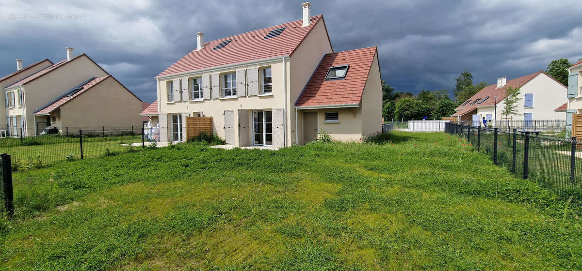 Maison à MARLES-EN-BRIE